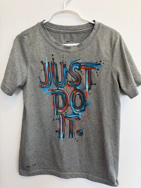 Nike Gray Short-Sleeve Tee with Blue and Red 'Just Do It' Graphic